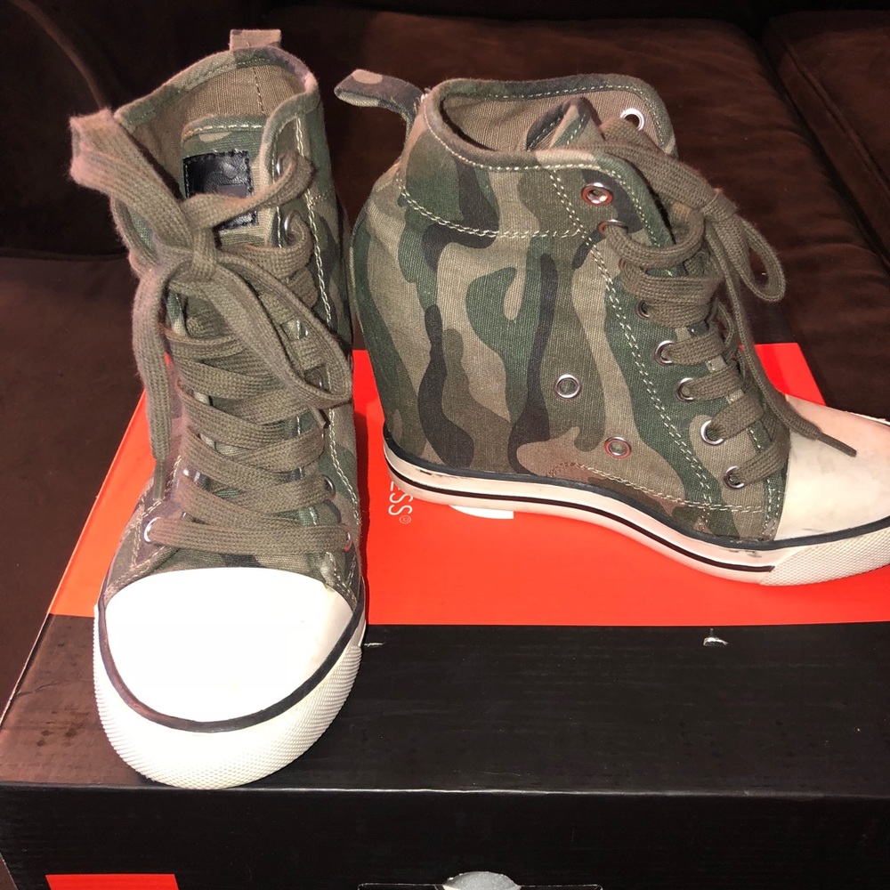 Wedges 🌼🌼🌼🌼🌼